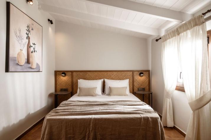 Villa Frontale - Restored Villa with Pool Perfect for 4 Nestled Next to a Traditional Olive Mill and Local Farms Offering Authentic Hospitality and Organic Delights