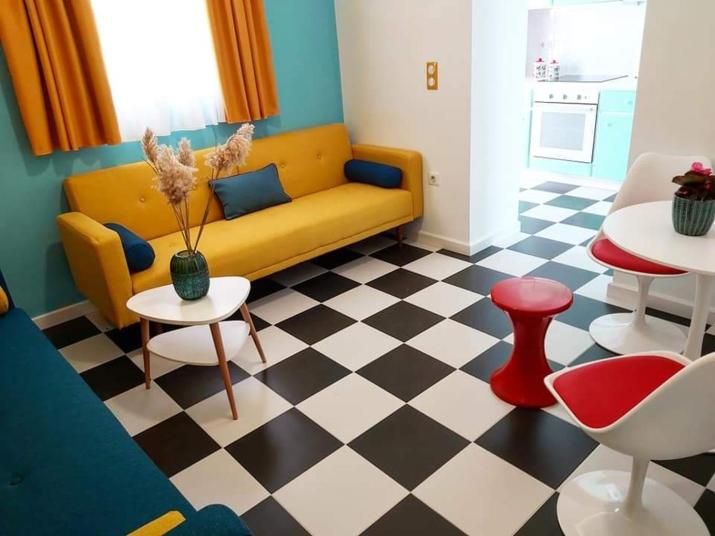 Nostalgia Retro Suites