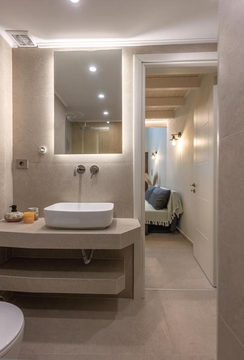 Apollo Luxury Suites