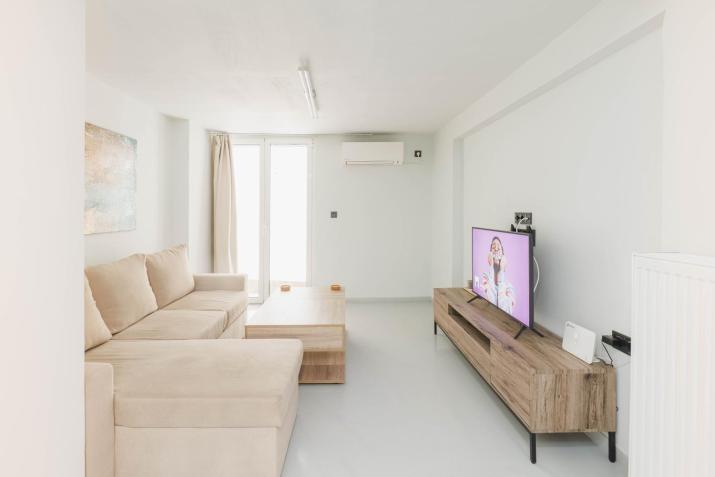 Beautiful underground nest with prv terrace