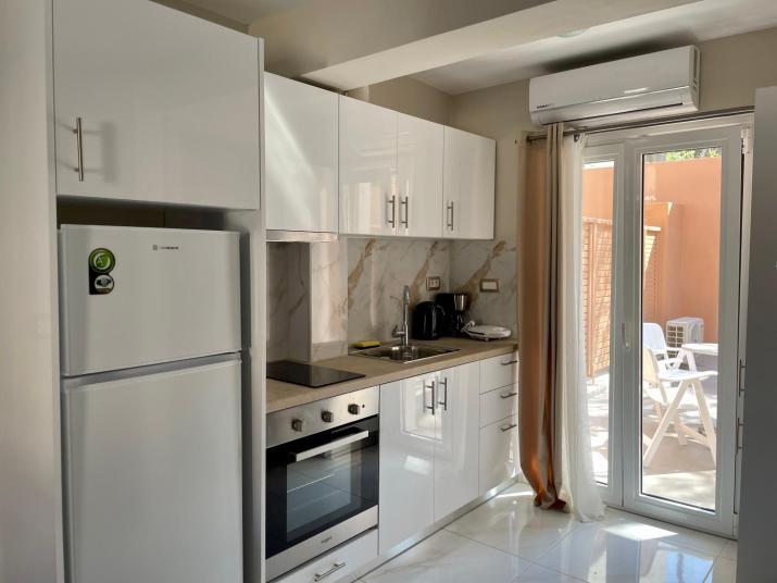Arian Apartments