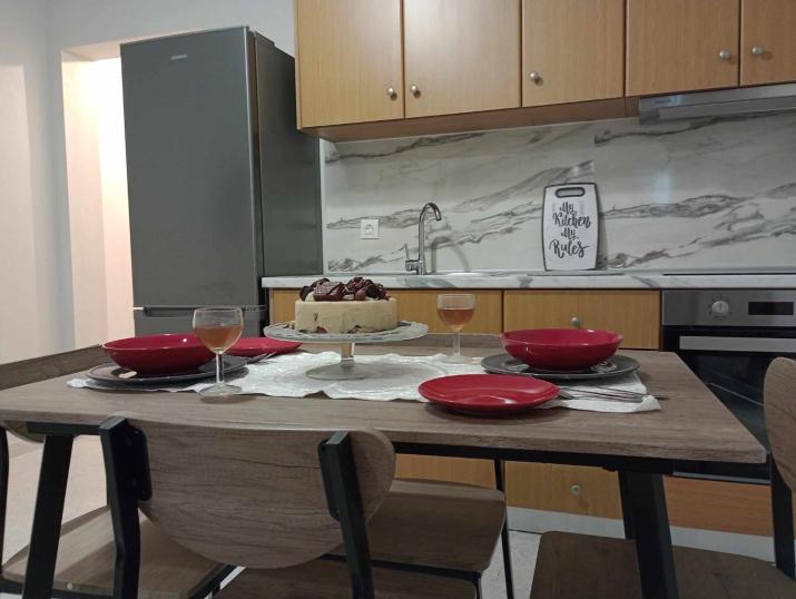 Cozy Kremasti Apartment
