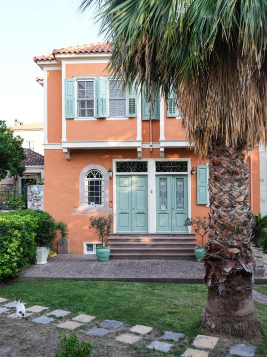 3BR Venetian-style Villa in Mytilene City Centre