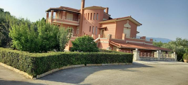 Epavlis Nadine Corfu