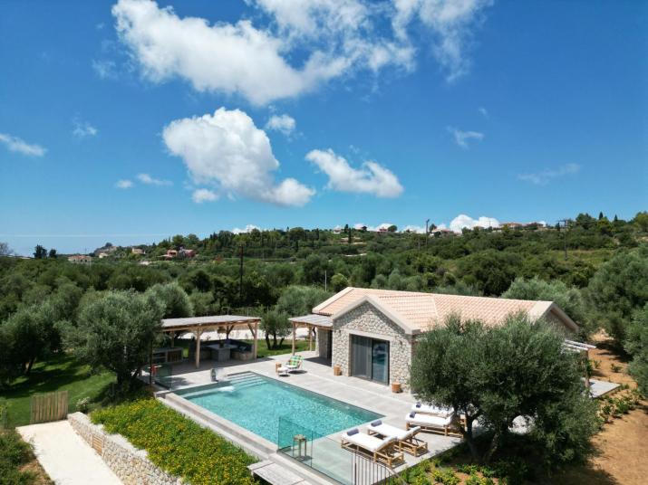 Elaiopetra Kefalonia - Stonehouse Hideaway with pool - Modern Luxury with Serene Sea and Mountain Views