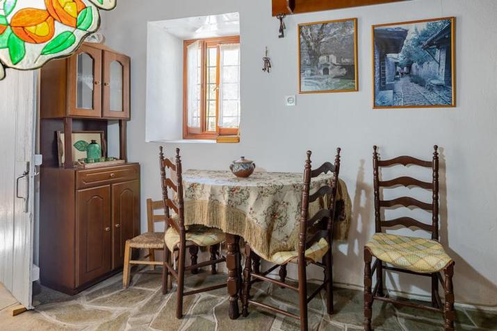 Monodendri Vintage House