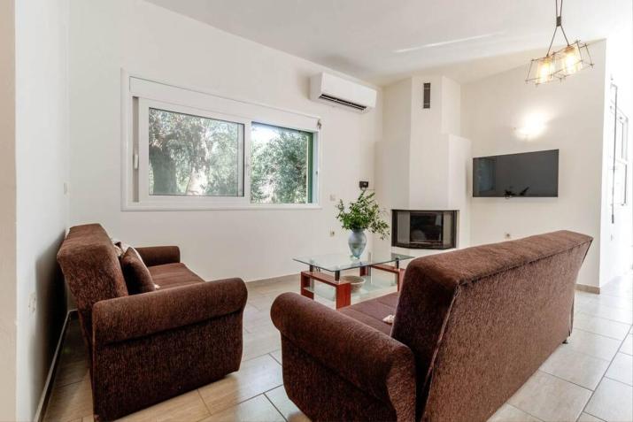 Dimitra's South House
