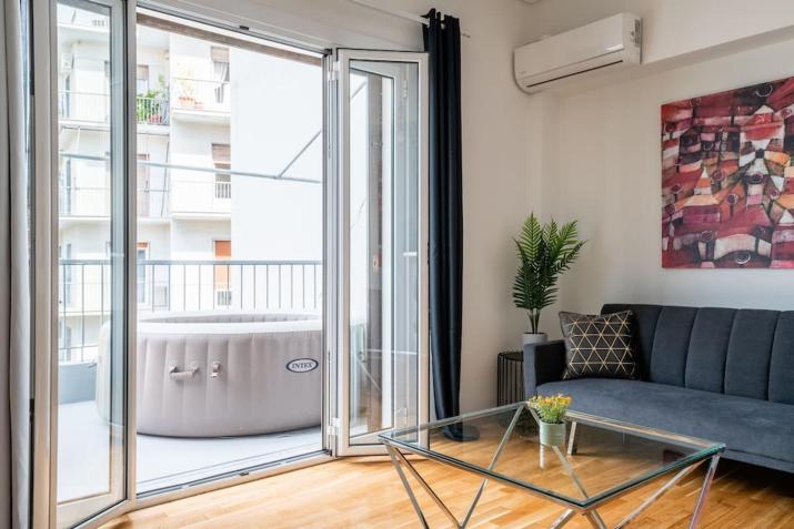 2BDR Boutique Full Apt in Plaka (BIG BALCONY)
