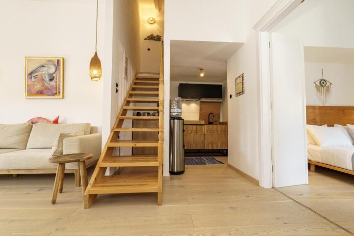 Livin Hydra Private Collection Suite 2