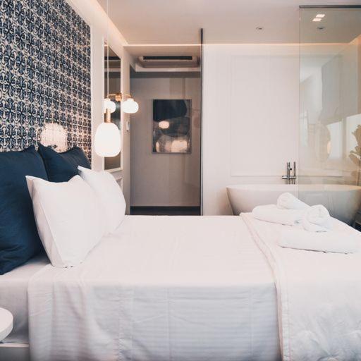 BLUE LUXURY SUITES