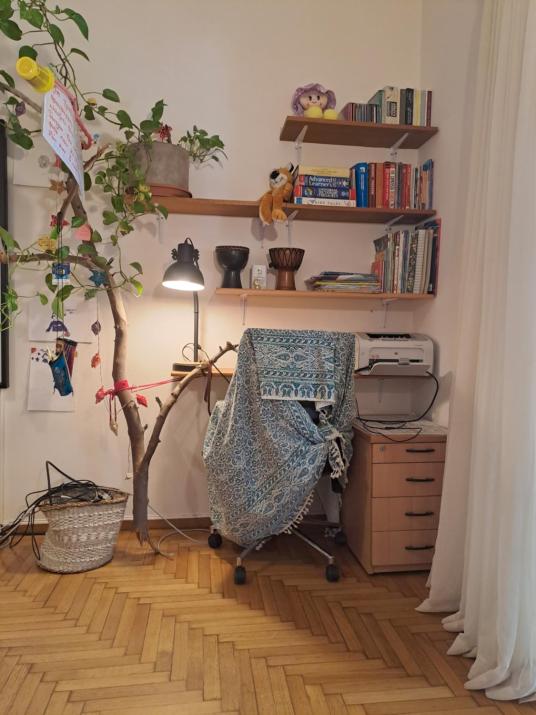 Cute cozy and central -home away from home