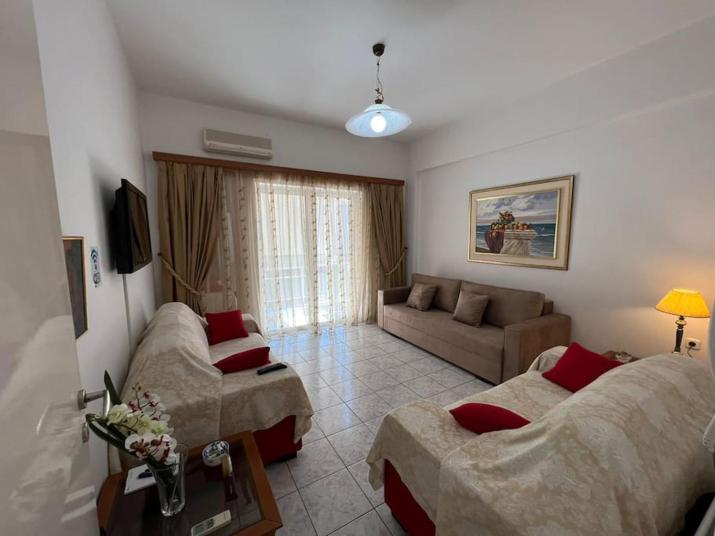 Local Apt Near City Lights 2