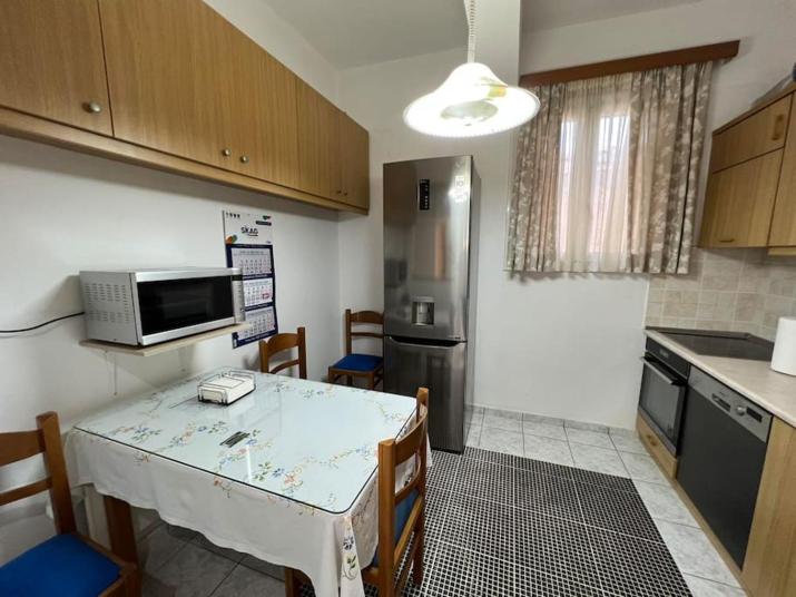 Local Apt Near City Lights 2