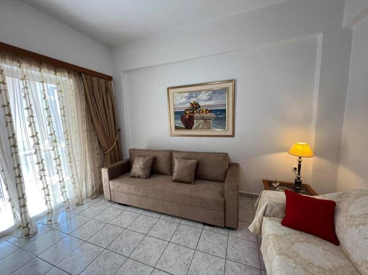 Local Apt Near City Lights 2