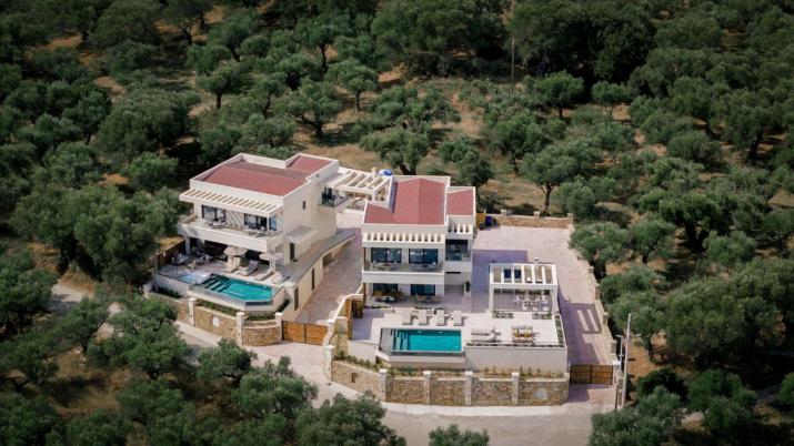 Eran Luxury Villa with Private Pool & Sea Views, by ZanteWize