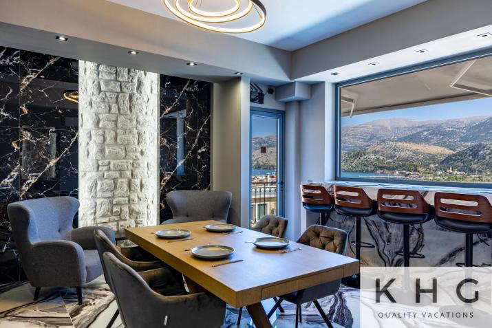 Designer's Penthouse, Top View! + car offer