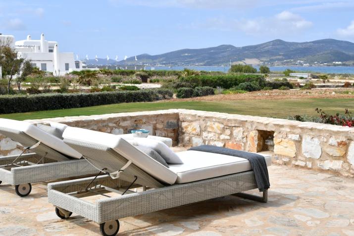 SUNRAY Paros Beach front 2 bedroom house next to kite sports