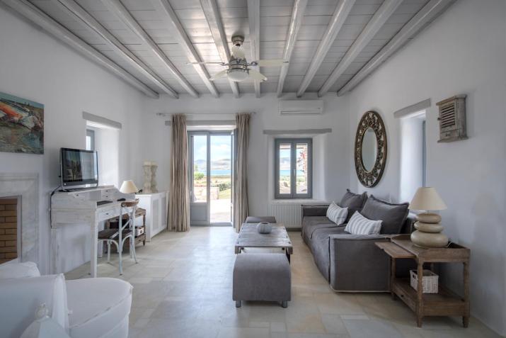 SUNRAY Paros Beach front 2 bedroom house next to kite sports