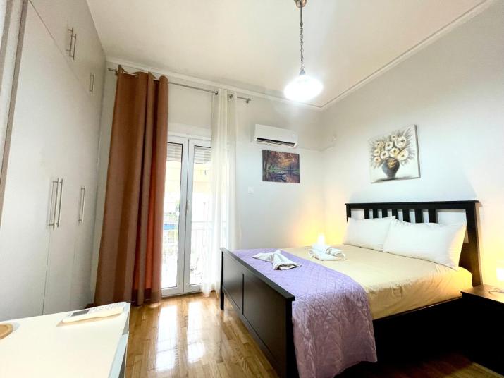 Modern & Quiet 4th Floor Flat - 3' from Metro