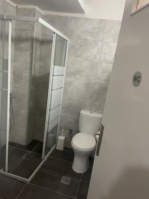 Rooms fbΓιώργος Πιπερης