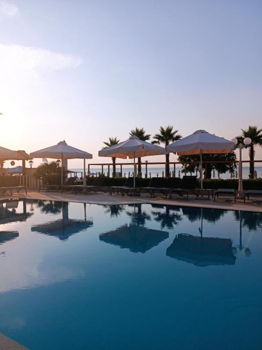 Santa Beach Hotel
