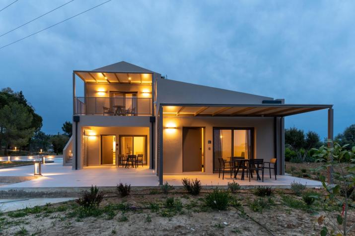 Alekos Beach Houses-Akrotiri Suites