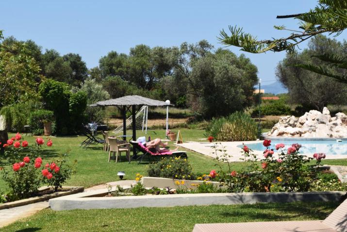 Simatos αpARTments & Studios