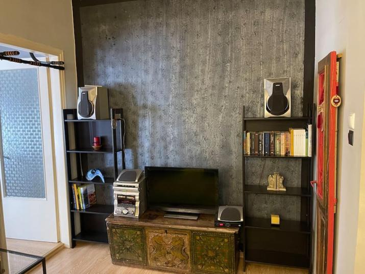 Ένα μικρό σπιτάκι .