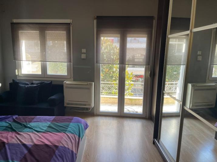 Ένα μικρό σπιτάκι .