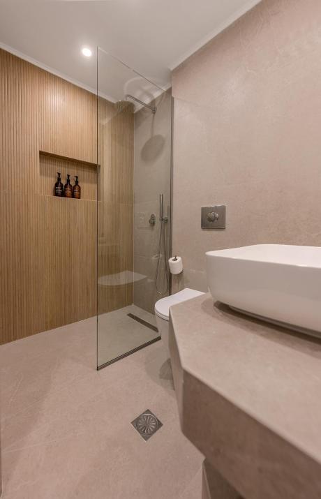 Apollo Luxury Suites