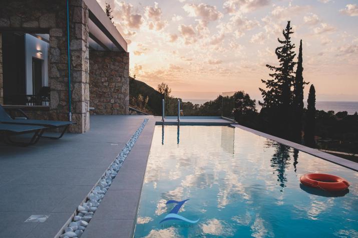 Z 4 LUXURY VILLAS