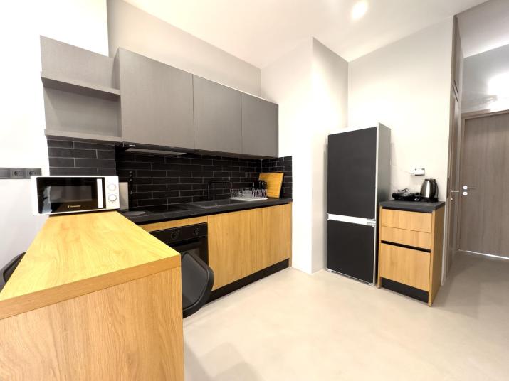 Nefertiti's Urban Luxury Kerameikos Athens 2br Industrial apt Balconies Netflix