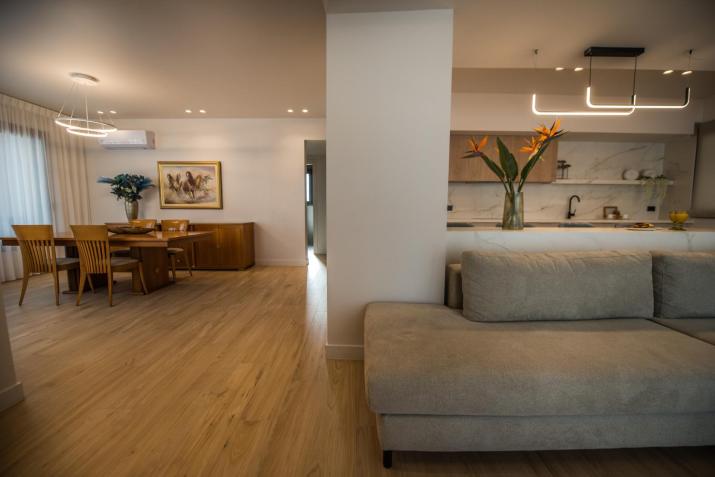 Arvacay Luxury Home