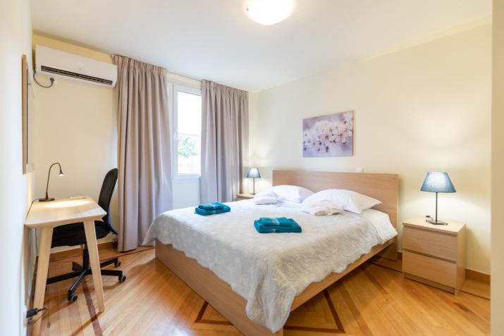 Athens Kyniska Urban Apartment
