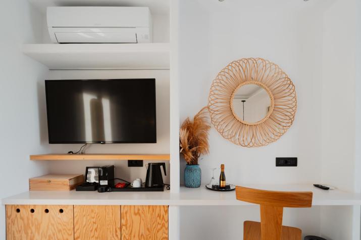 The Mykonist Urban Suitotel