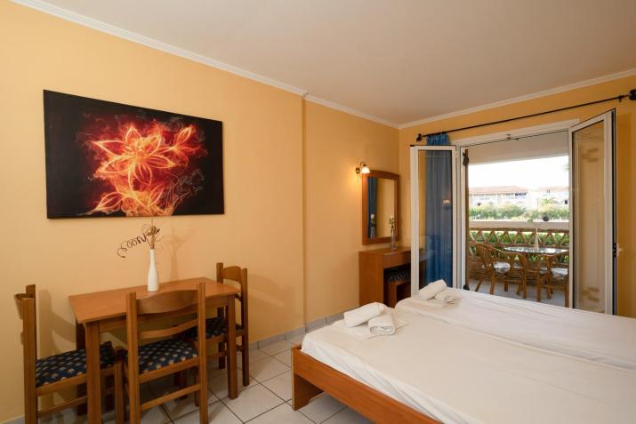 Elpida Hotel
