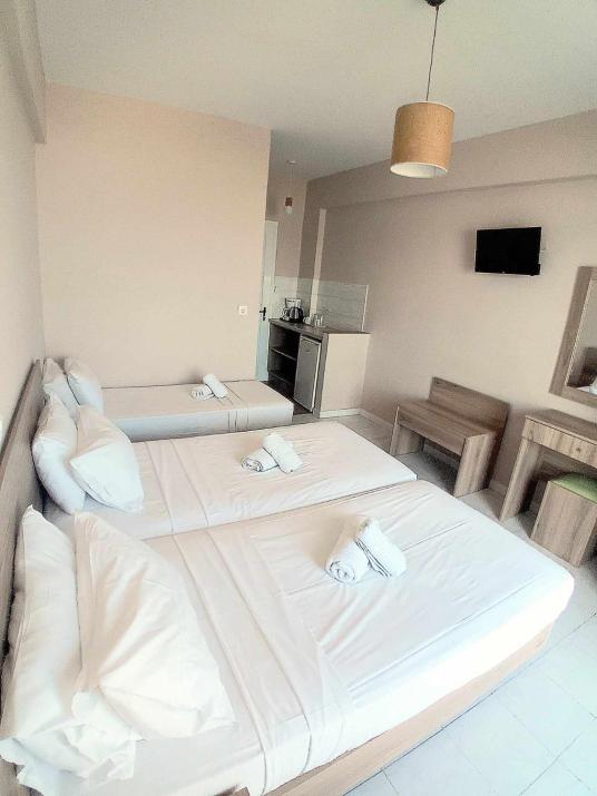 MARE BLU STUDIOS & SUITES