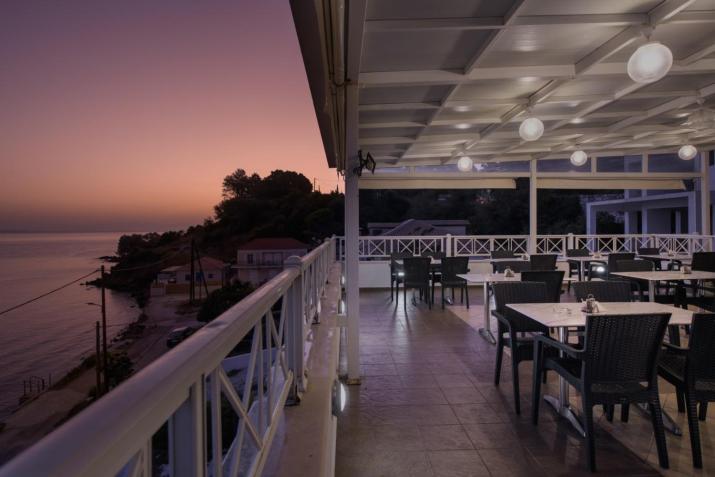 Nefeli Beach - living by the sea