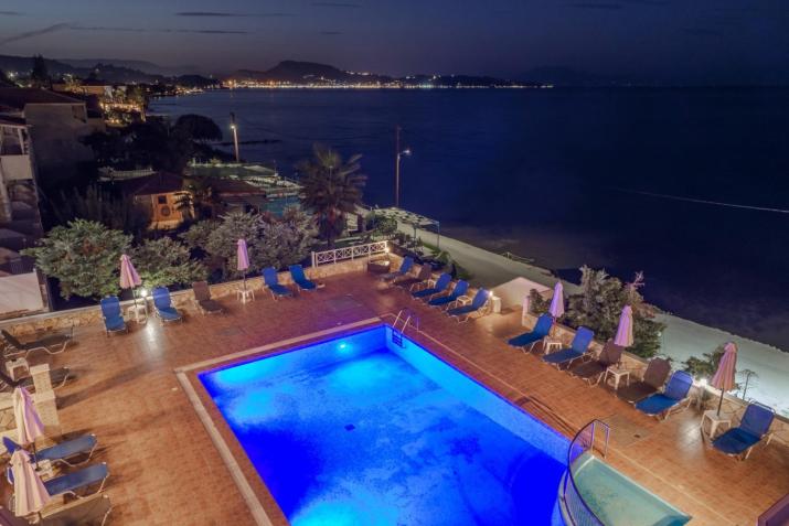 Nefeli Beach - living by the sea