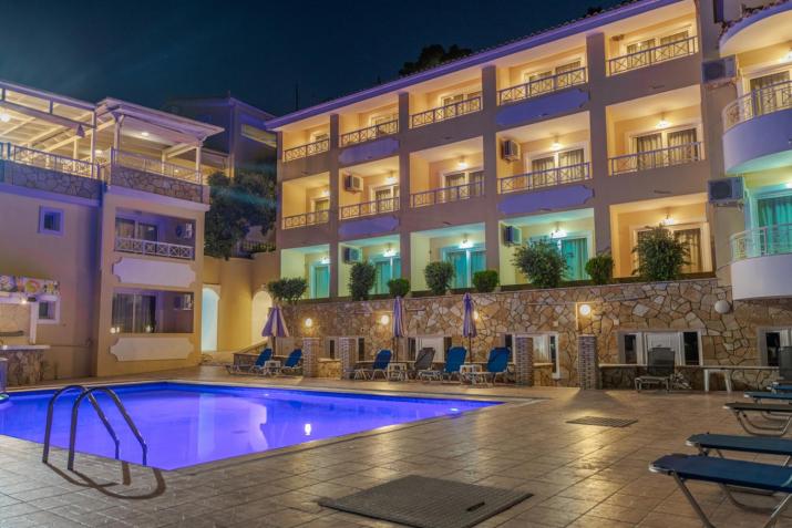Nefeli Beach - living by the sea