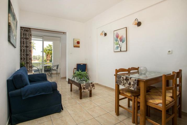 Dimitris studios & apartments