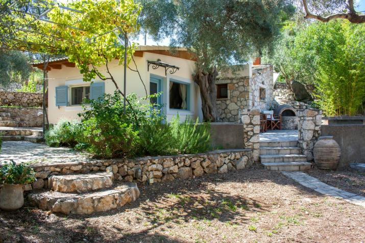 Olive Grove Cottage - Excellent View