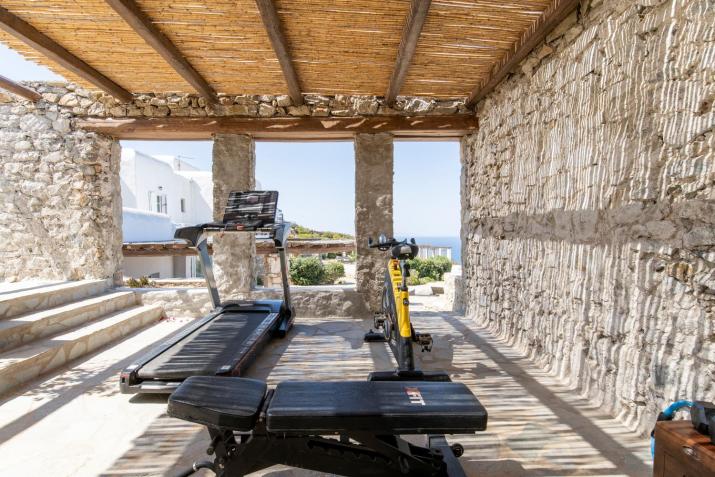 Luxurious Traditional Home