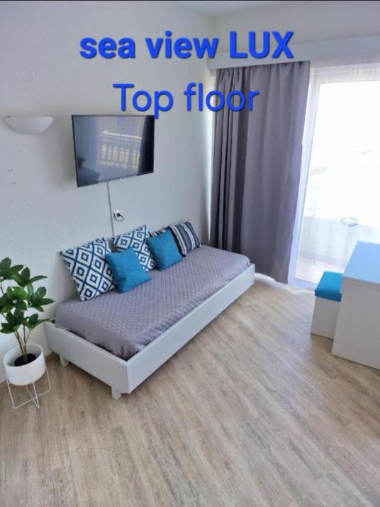 BLUE EYES APARTMENTS