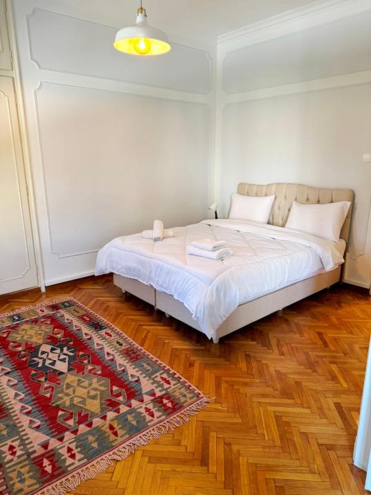Super Central Apartment in Syntagma by Athenian Keys