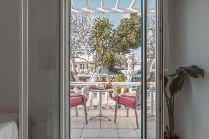 Dibellee Mykonos Studios