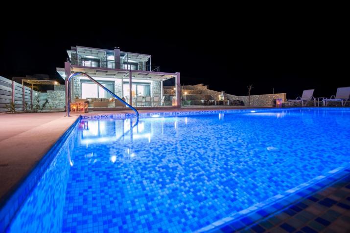 Francis & Gregorys Luxury Villas