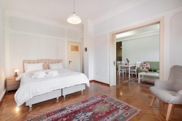 Super Central Apartment in Syntagma by Athenian Keys
