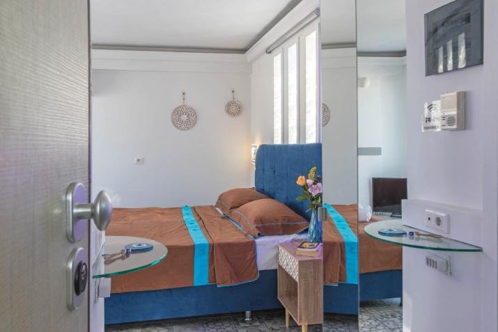 Parthenon crown penthouse