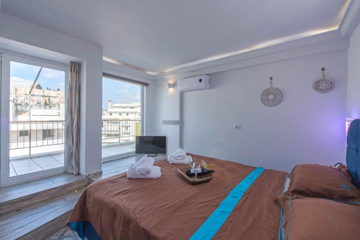 Parthenon crown penthouse